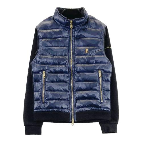 サイズ：XL OAKLEY オークリー  ダウン ジップベスト カモフラ 総柄 レッド系 [240101427571] ゴルフウェア メンズ ストスト OAKLEY オークリー ダウン ジップベスト カモフラ 総柄 レッド系