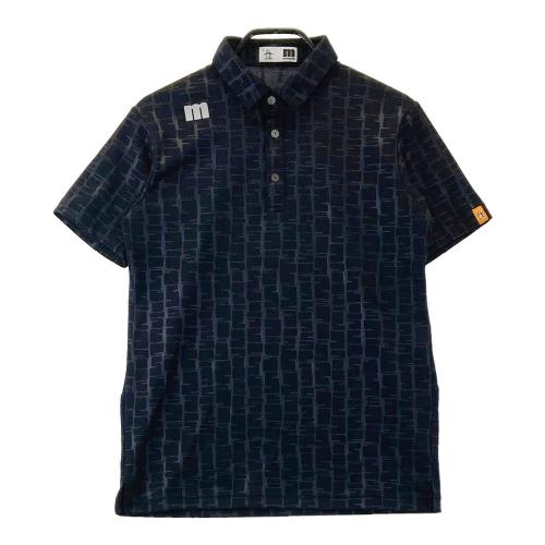 サイズ：M MUNSING WEAR マンシングウェア  ロゴプリント 半袖ポロシャツ ロゴ柄 ブラック系 [240101466526] ゴルフウェア メンズ ストスト MUNSING WEAR マンシングウェア ロゴプリント 半袖ポロシャツ