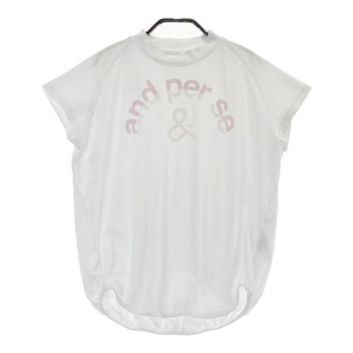 サイズ：M AND PER SE アンパスィ 2023年モデル ハイネック 半袖Tシャツ ワッペン 総柄 ホワイト系 [240101458907] ゴルフウェア レディース ストスト AND PER SE アンパスィ 2023年モデル ハイネック 半袖Tシャツ