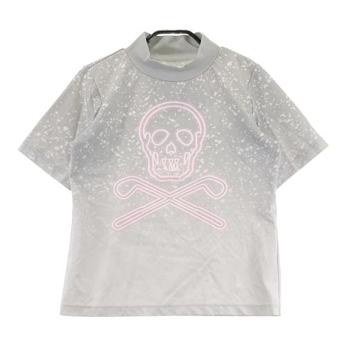 サイズ：XS MARK&LONA マークアンドロナ  半袖ポロシャツ スカル 総柄 グレー系 [240101423944] ゴルフウェア レディース ストスト MARK&LONA マークアンドロナ 半袖ポロシャツ スカル 総柄 グレー